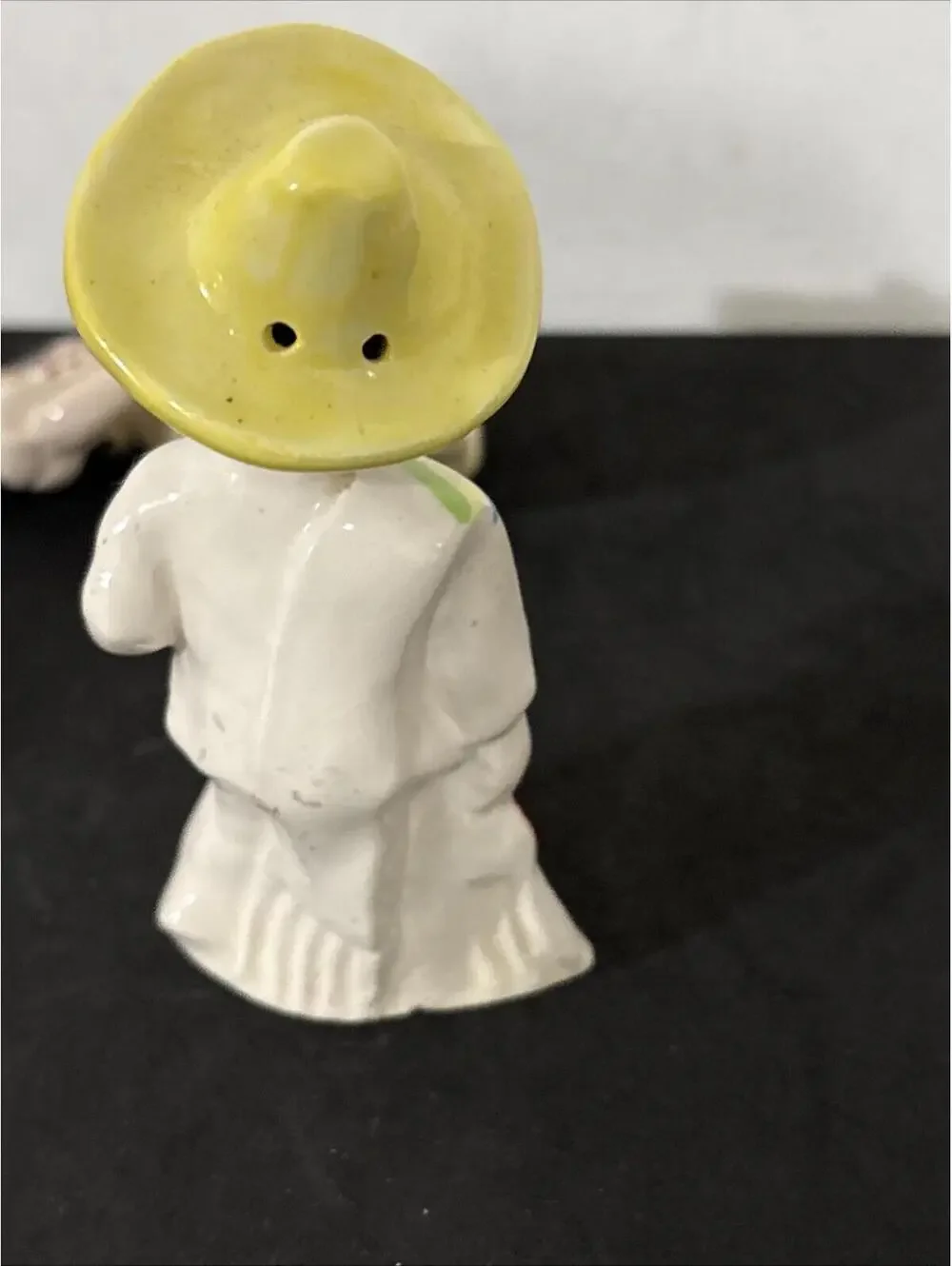 Vintage‎ Hand Painted Salt & Pepper Set. Perfect Condition.